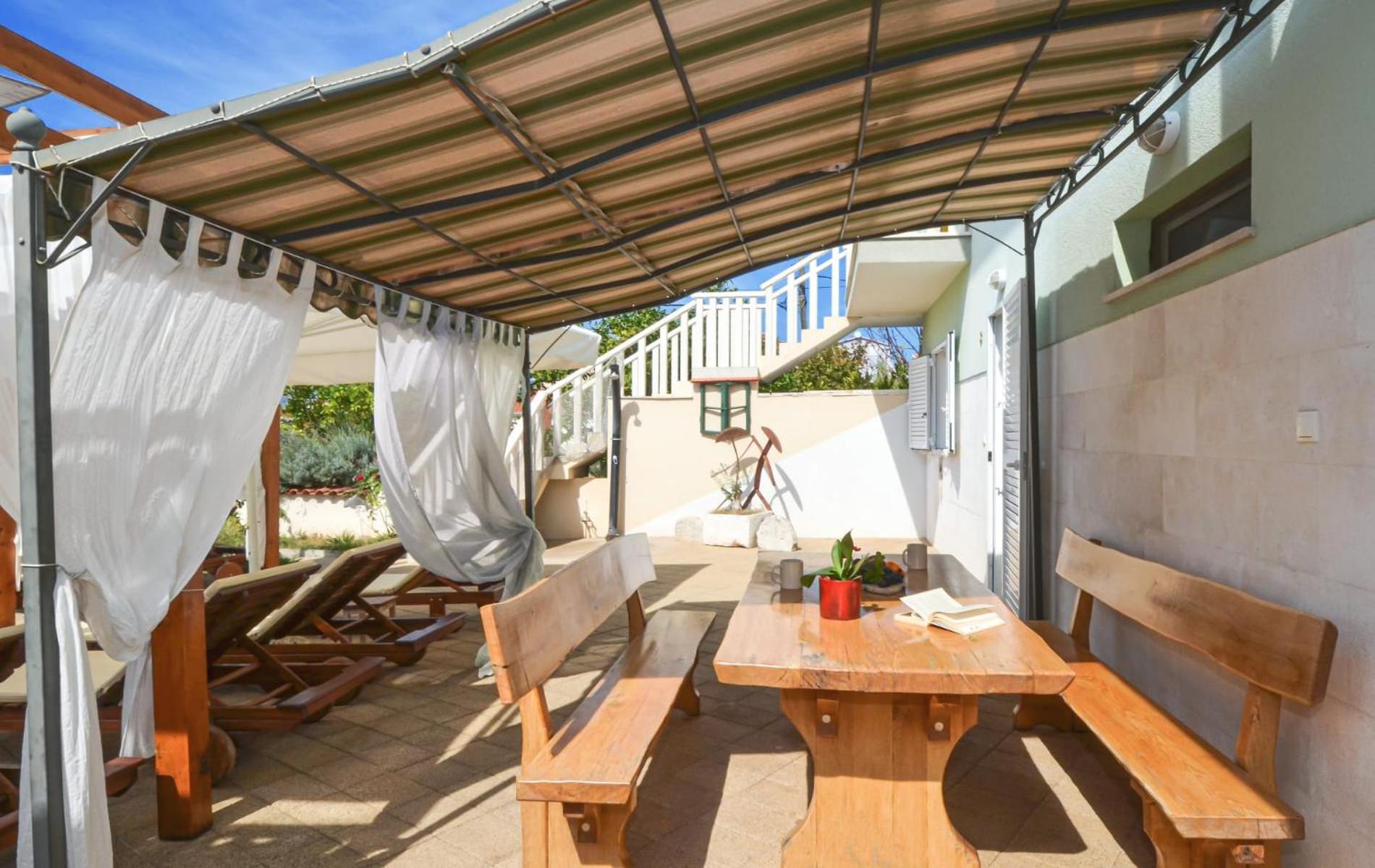 Apartments Santo Trogir - Okrug Gornji Dış mekan fotoğraf
