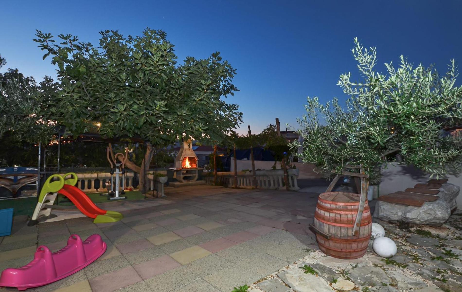 Apartments Santo Trogir - Okrug Gornji Dış mekan fotoğraf